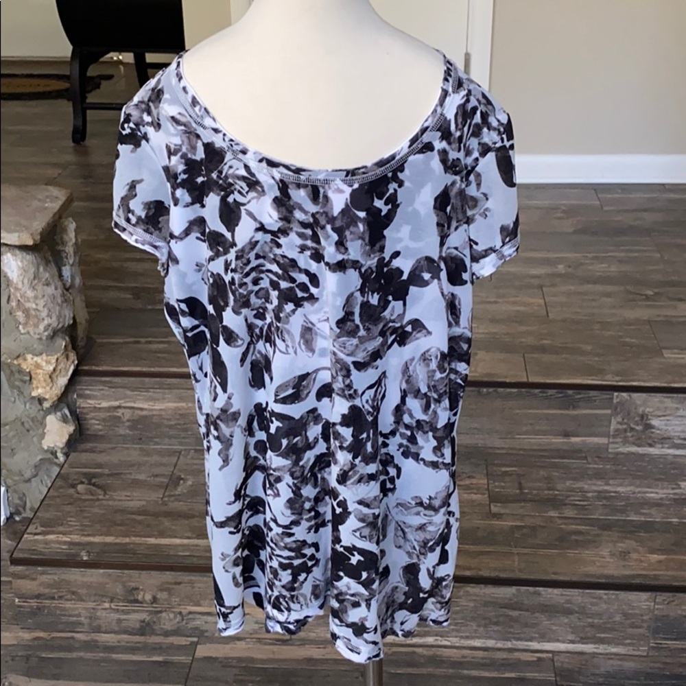 Simply Vera dress top- size medium